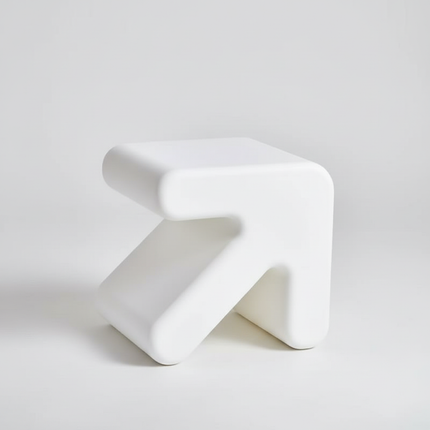 Warming New Style  Modern Simple Arrow Stool Creative Plastic Small Love Stool Fitting Room Door Shoe Stool Rest Stool